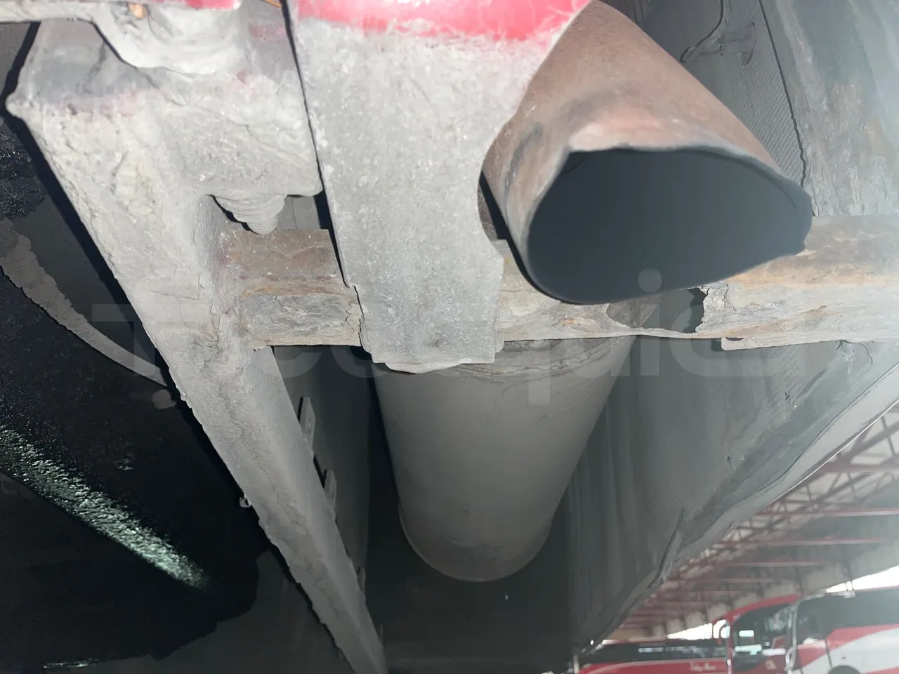 Volvo B12B DH12D420 - EUR4 -309kW -12.975m - exhaust photo