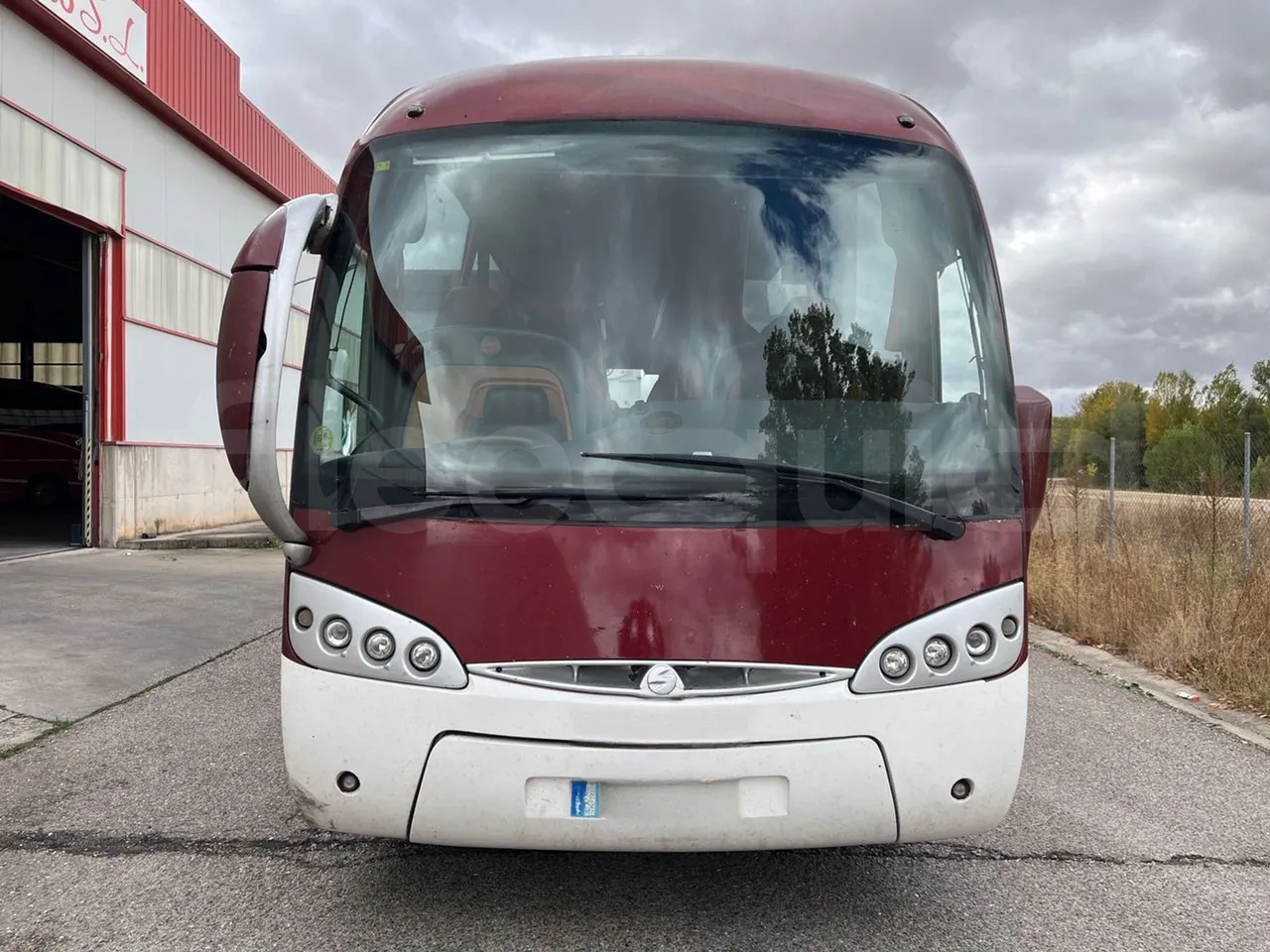 Volvo B12B DH12D420 - EUR4 -309kW -12.975m - front photo
