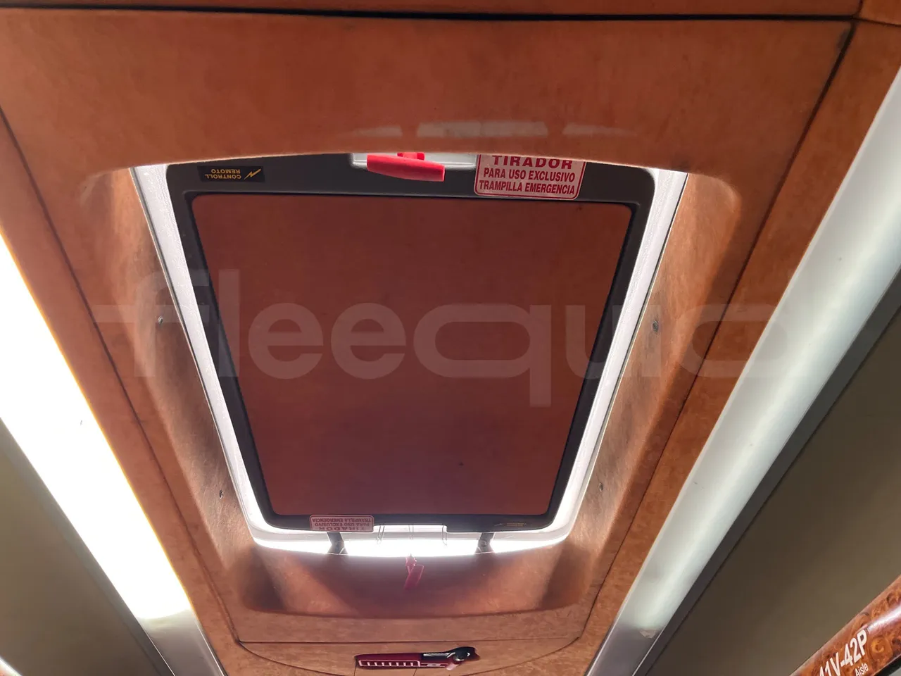 Volvo B12B DH12D420 - EUR4 -309kW -12.975m - roof hatch 1