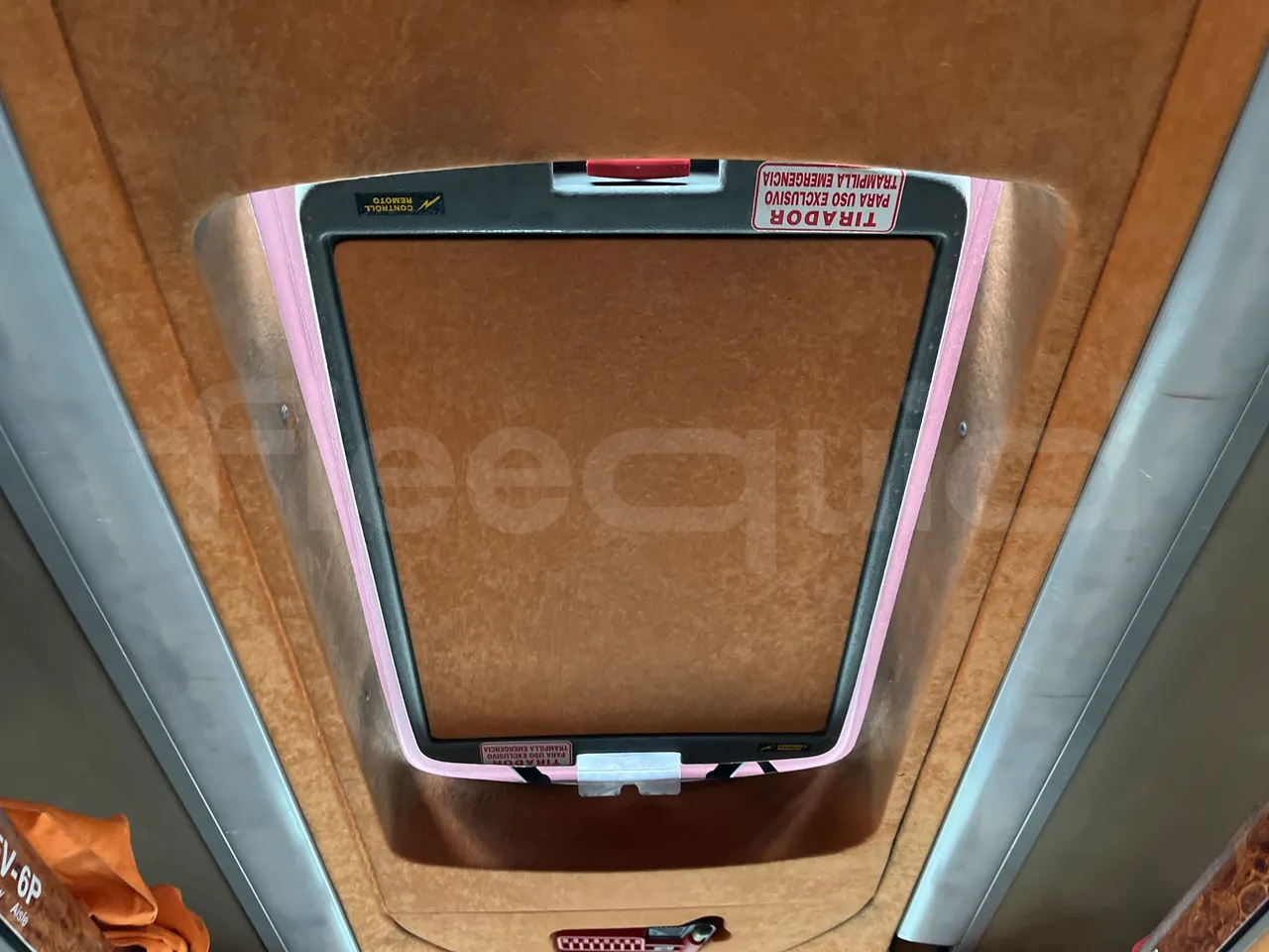 Volvo B12B DH12D420 - EUR4 -309kW -12.975m - roof hatch 2