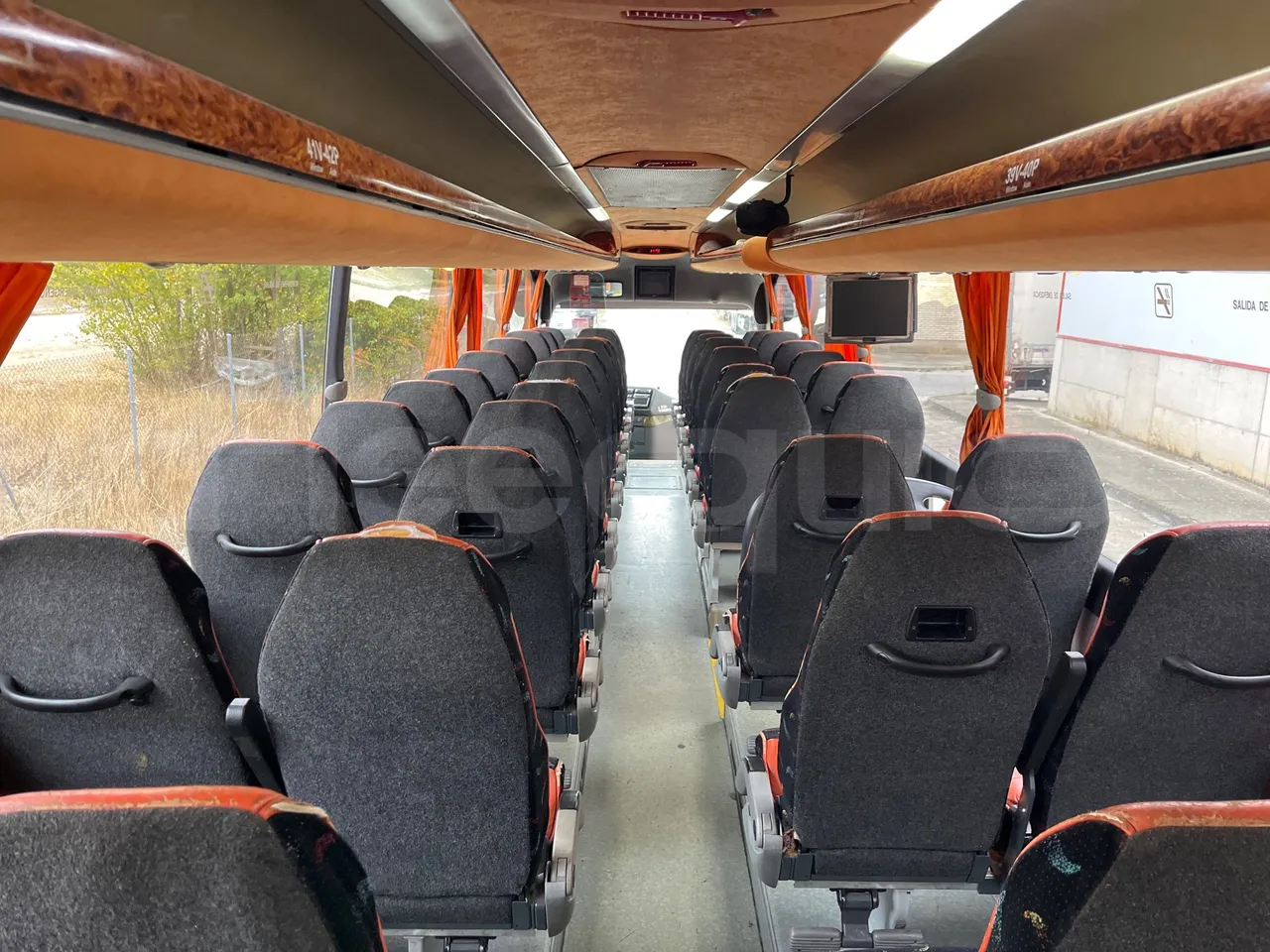 Volvo B12B DH12D420 - EUR4 -309kW -12.975m - forward view middle aisle