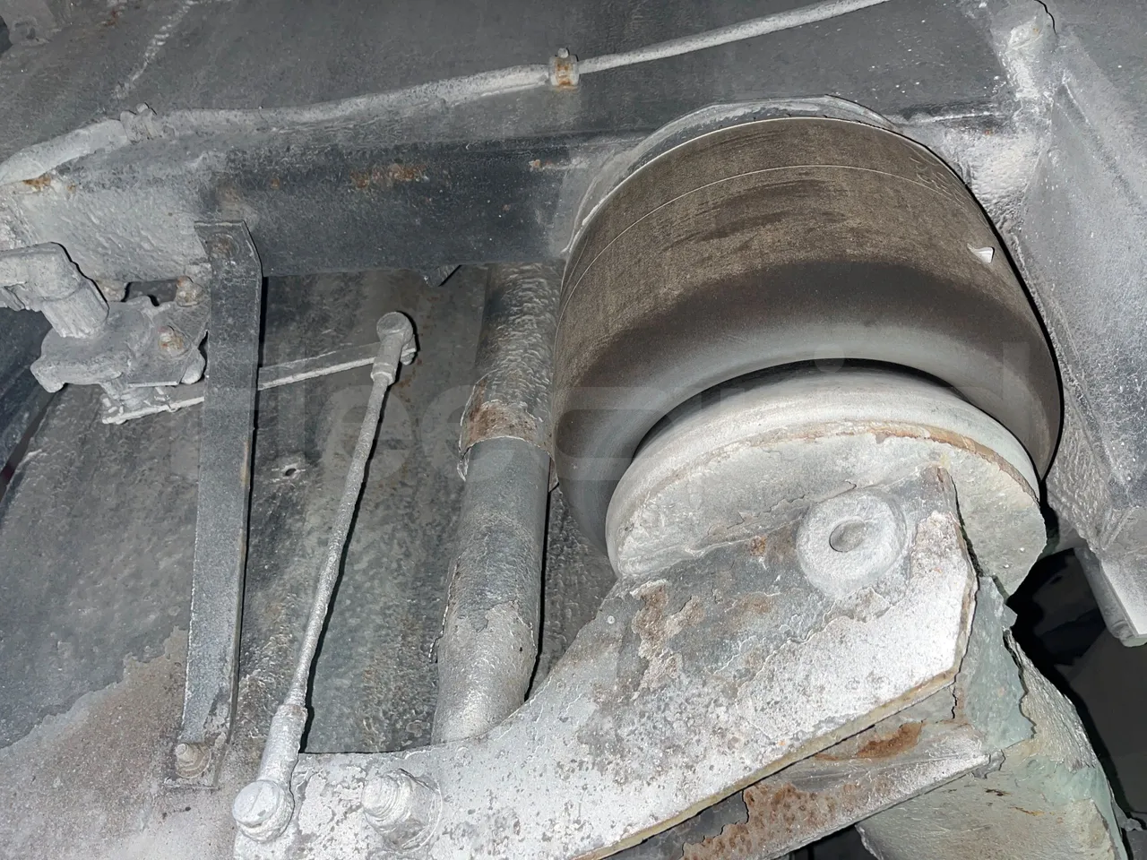 Volvo B12B DH12D420 - EUR4 -309kW -12.975m - axle 2 shock absorbers 1 right