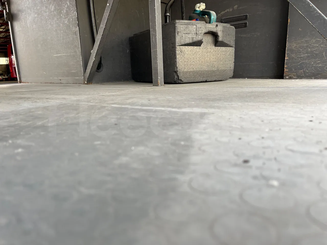 Volvo B12B DH12D420 - EUR4 -309kW -12.975m - under carpet photo