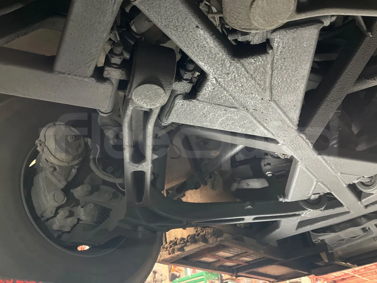 Volvo B12B DH12D420 - EUR4 -309kW -12.975m - front axle left side