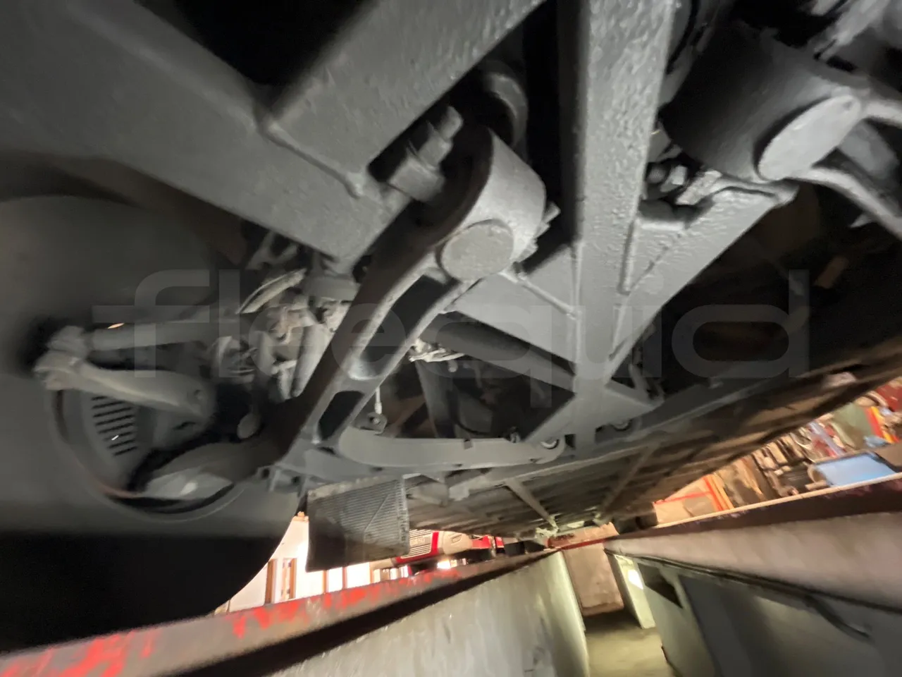 Volvo B12B DH12D420 - EUR4 -309kW -12.975m - front axle right side