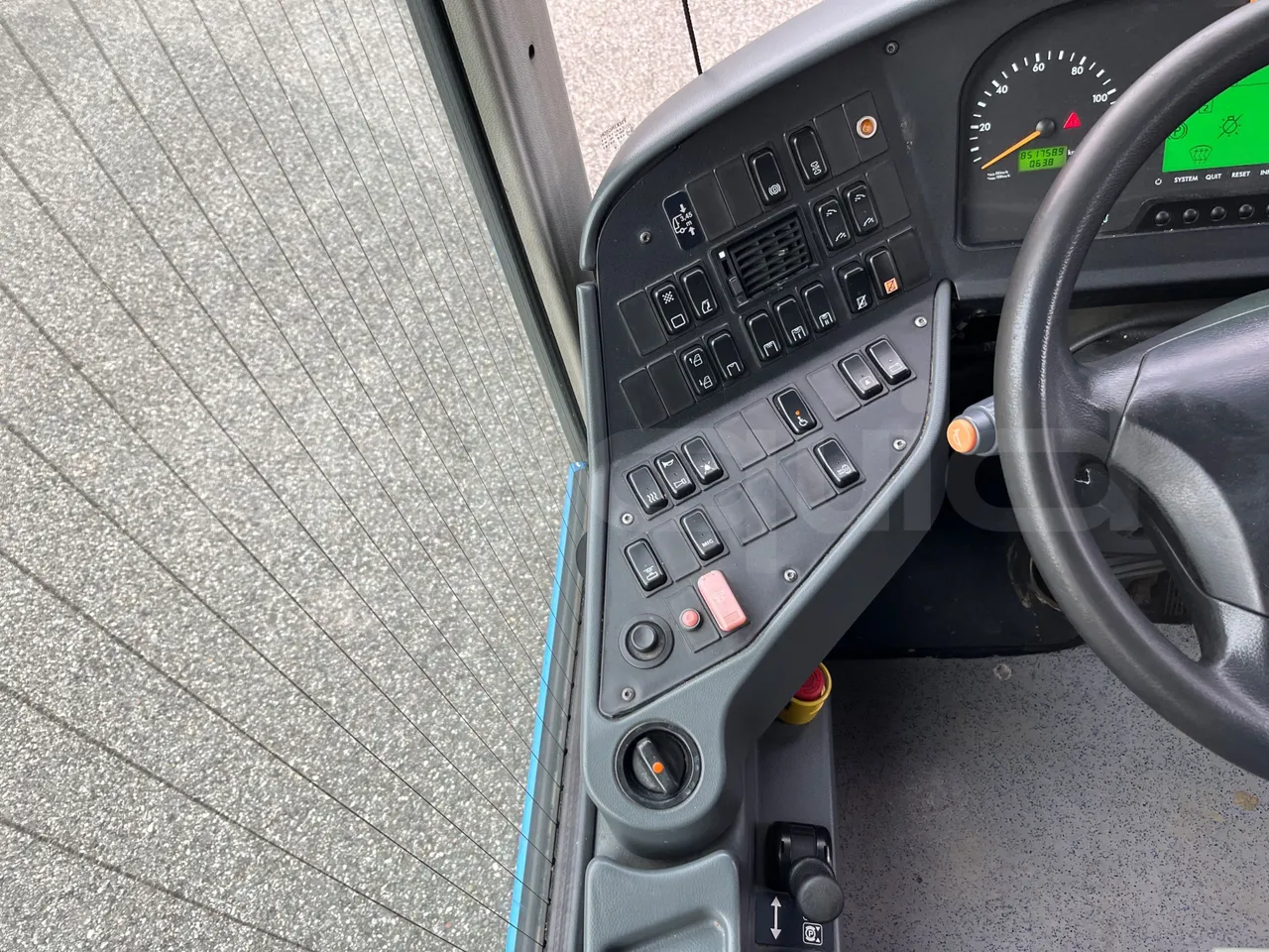 Mercedes-Benz Integro E5 4 - Euro5 - 220kW - 12.140mt - radio accessories photo