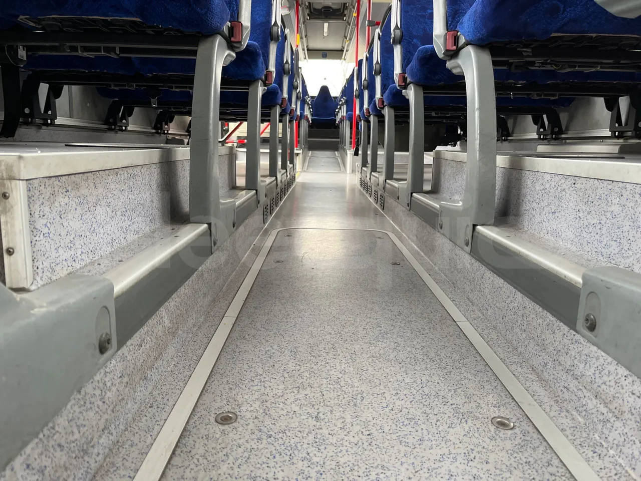 Mercedes-Benz Integro E5 4 - Euro5 - 220kW - 12.140mt - seat brackets photo