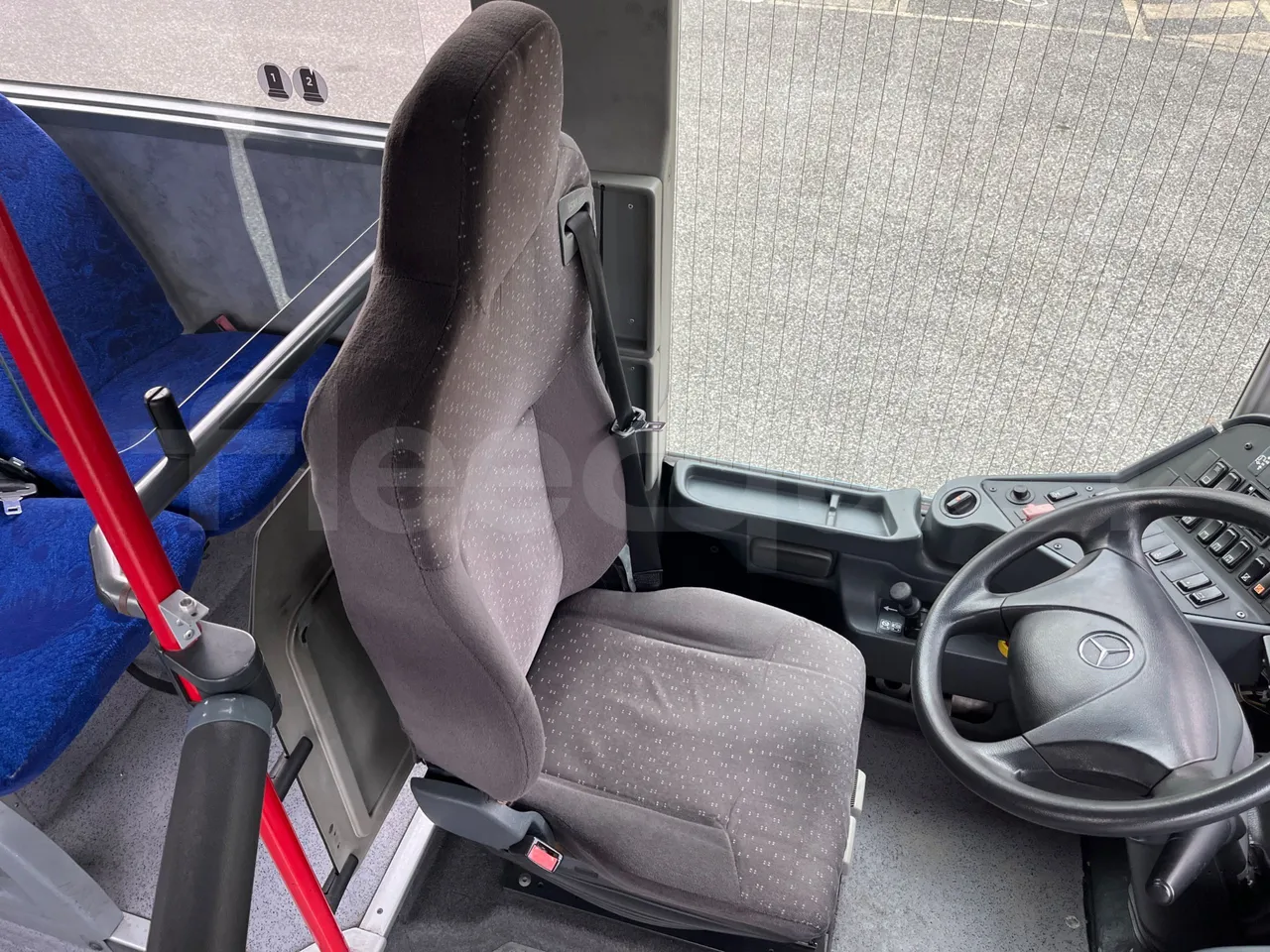 Mercedes-Benz Integro E5 4 - Euro5 - 220kW - 12.140mt - driver's seat photo
