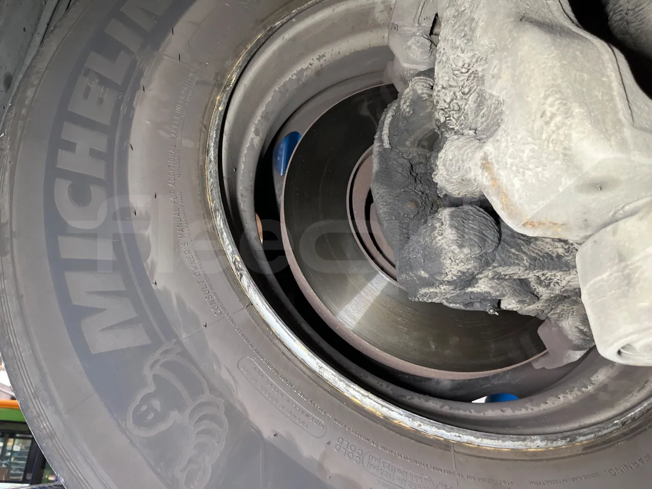 Mercedes-Benz Integro E5 4 - Euro5 - 220kW - 12.140mt - front discs left