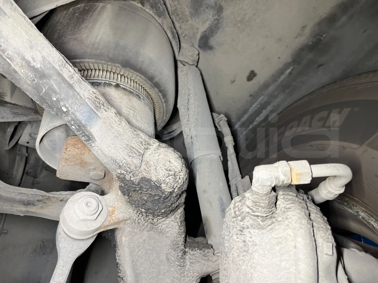 Mercedes-Benz Integro E5 4 - Euro5 - 220kW - 12.140mt - front shock absorbers left