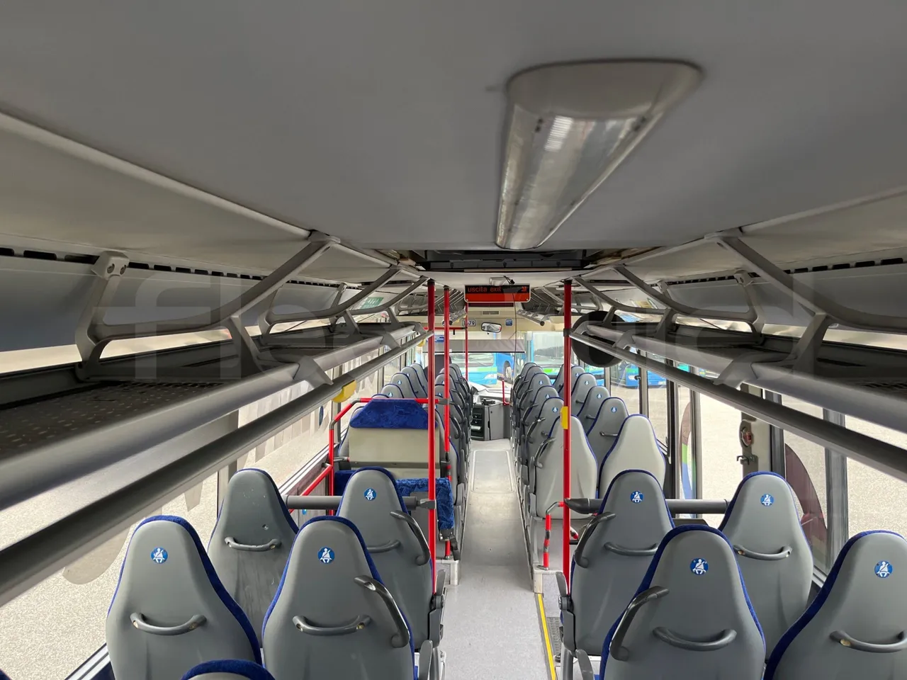 Mercedes-Benz Integro E5 4 - Euro5 - 220kW - 12.140mt - overhead compartments photo