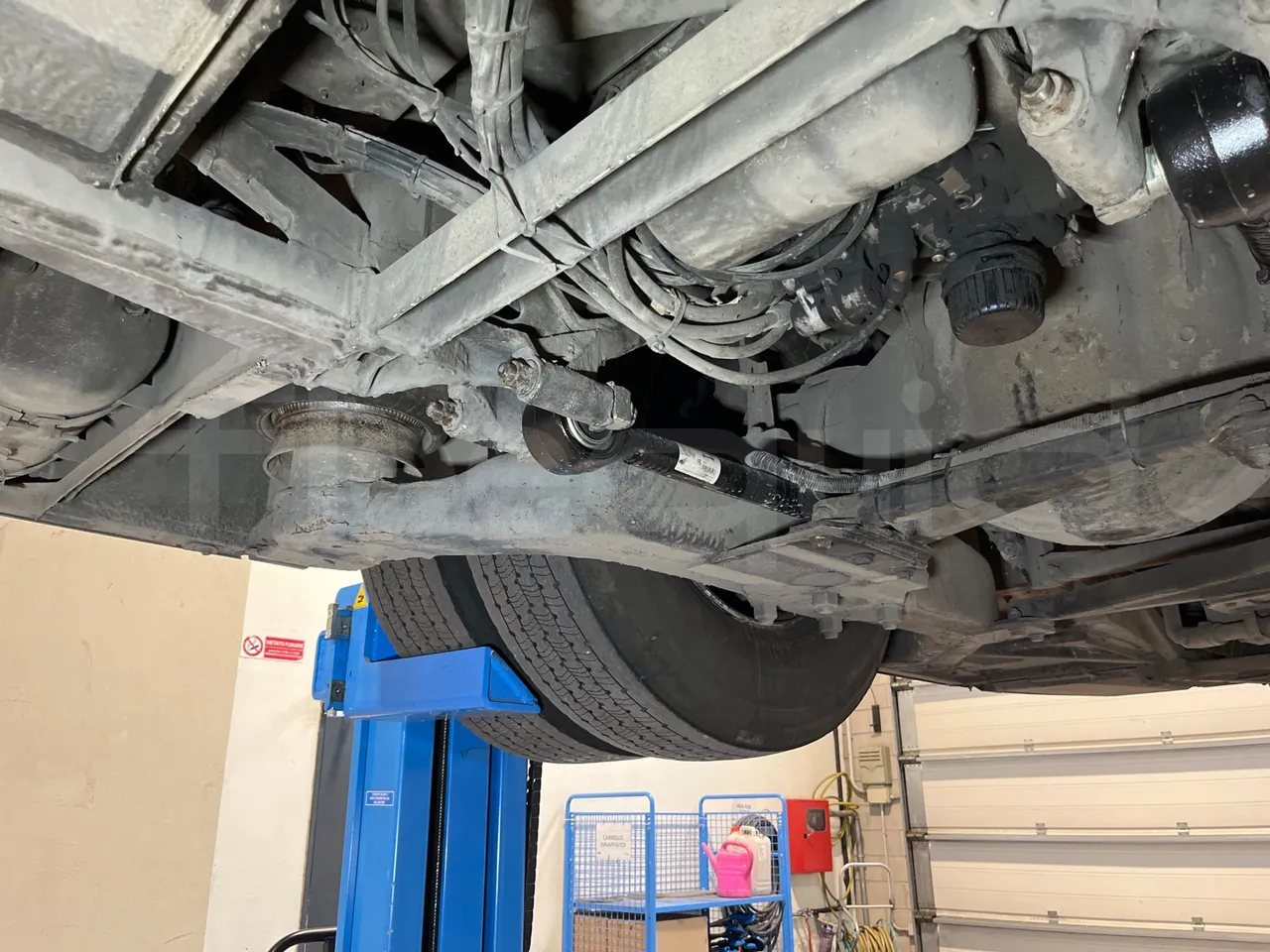 Mercedes-Benz Integro E5 4 - Euro5 - 220kW - 12.140mt - axle 3 right side