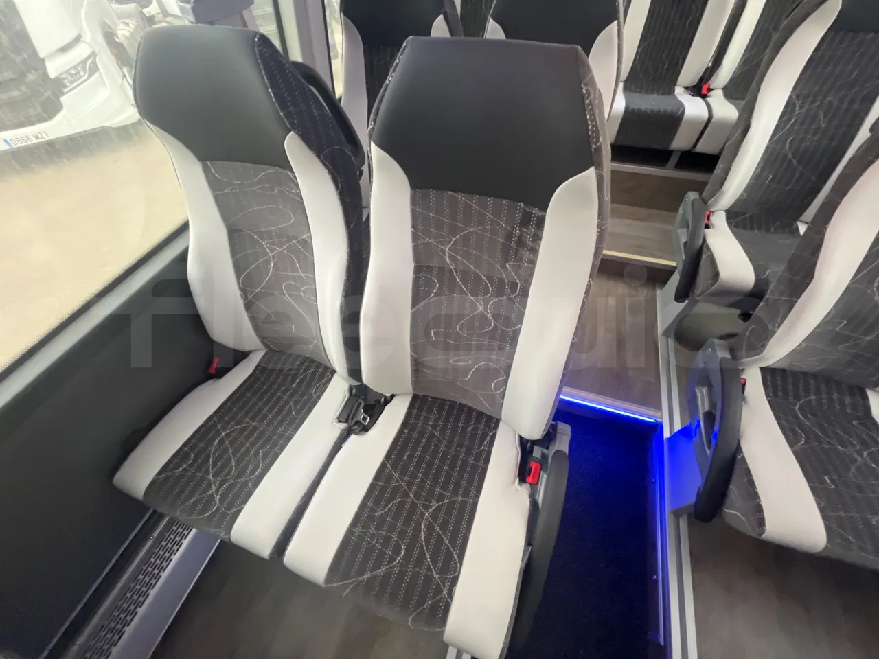 Iveco Indcar WingWGIVMY11 - EUR6 - 152kW - 7.995m - central seat safety belt