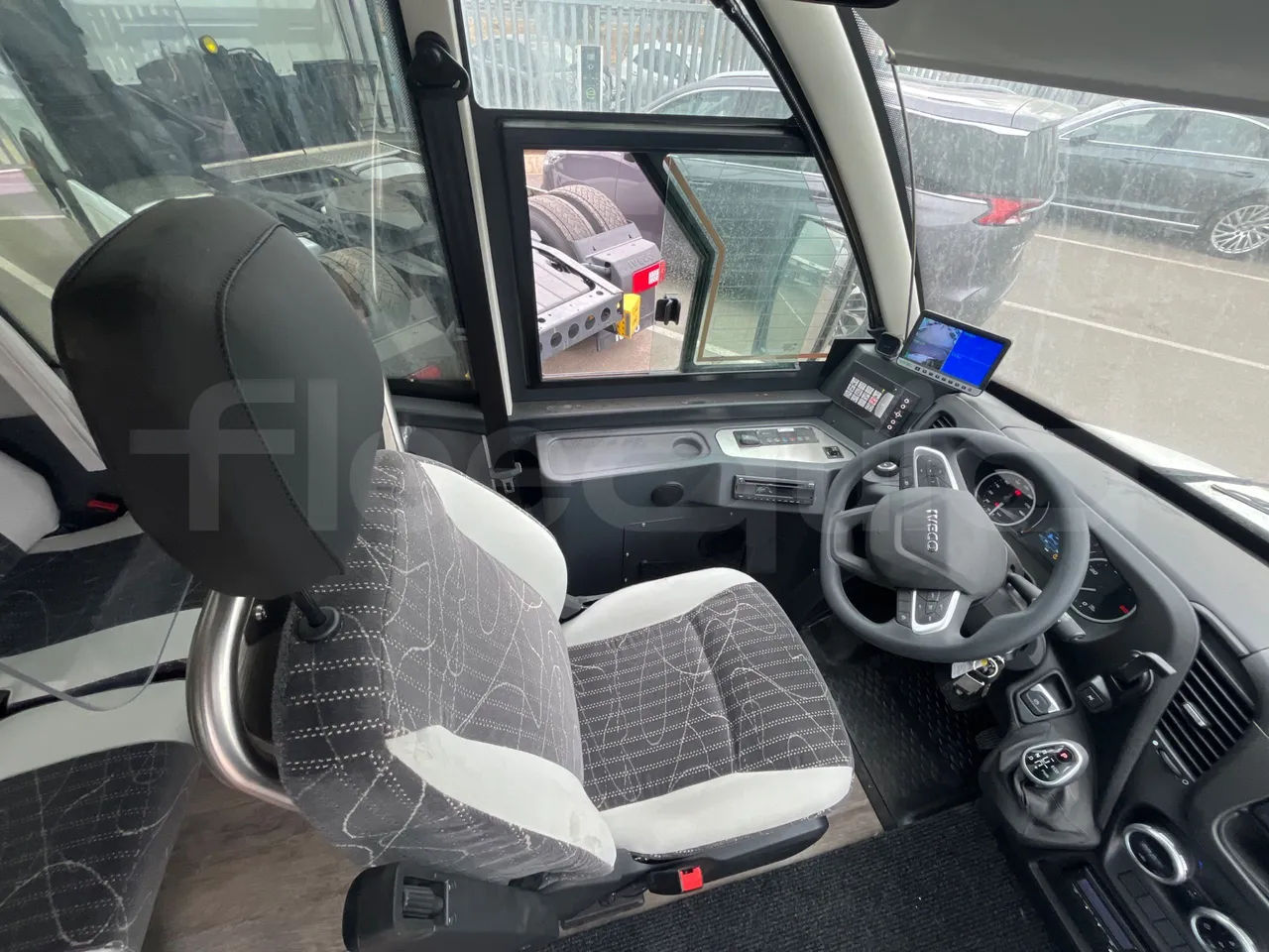 Iveco Indcar WingWGIVMY11 - EUR6 - 152kW - 7.995m - driver's seat photo