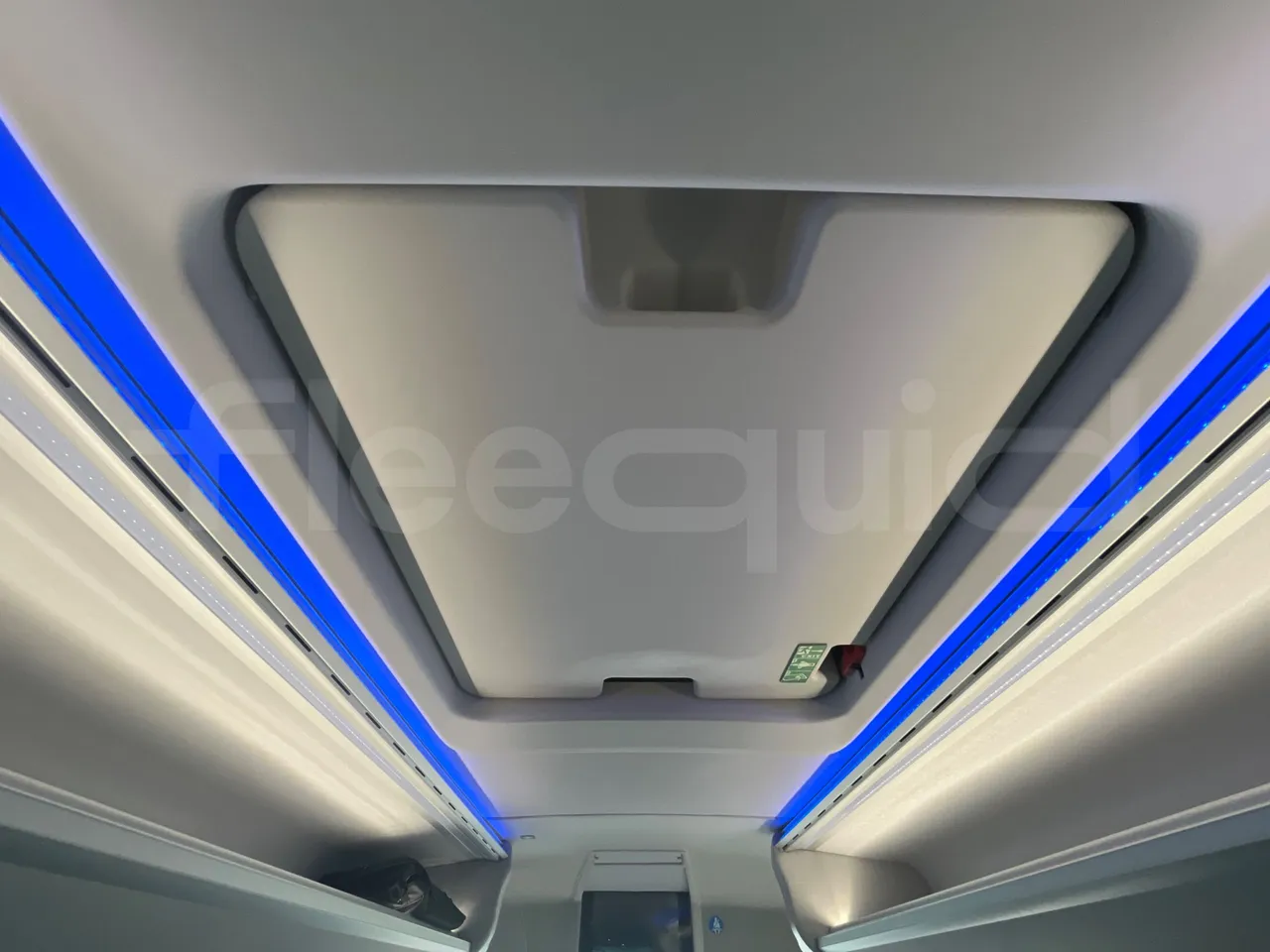 Iveco Indcar WingWGIVMY11 - EUR6 - 152kW - 7.995m - roof hatch 1