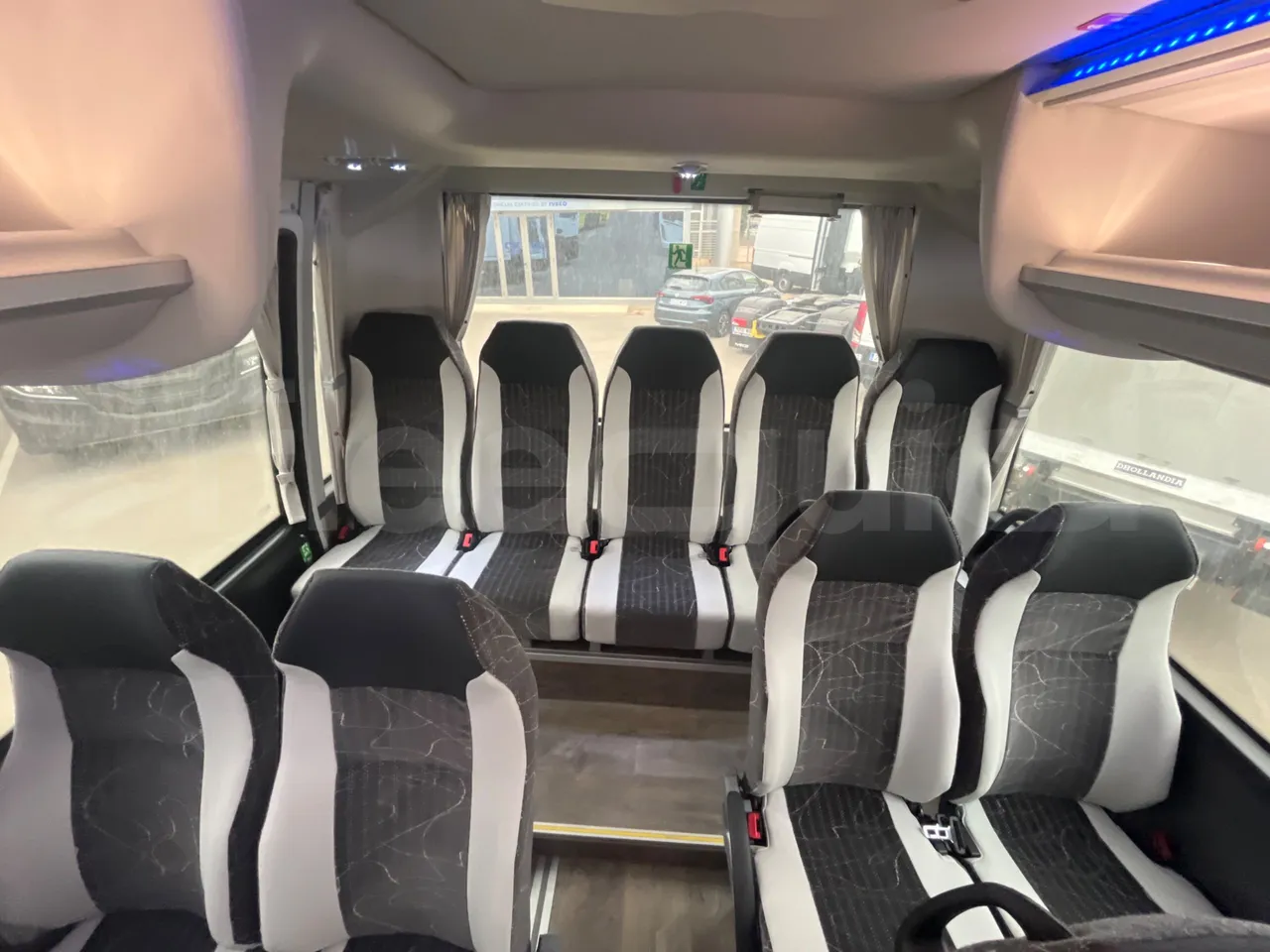 Iveco Indcar WingWGIVMY11 - EUR6 - 152kW - 7.995m - forward view all seats last row height
