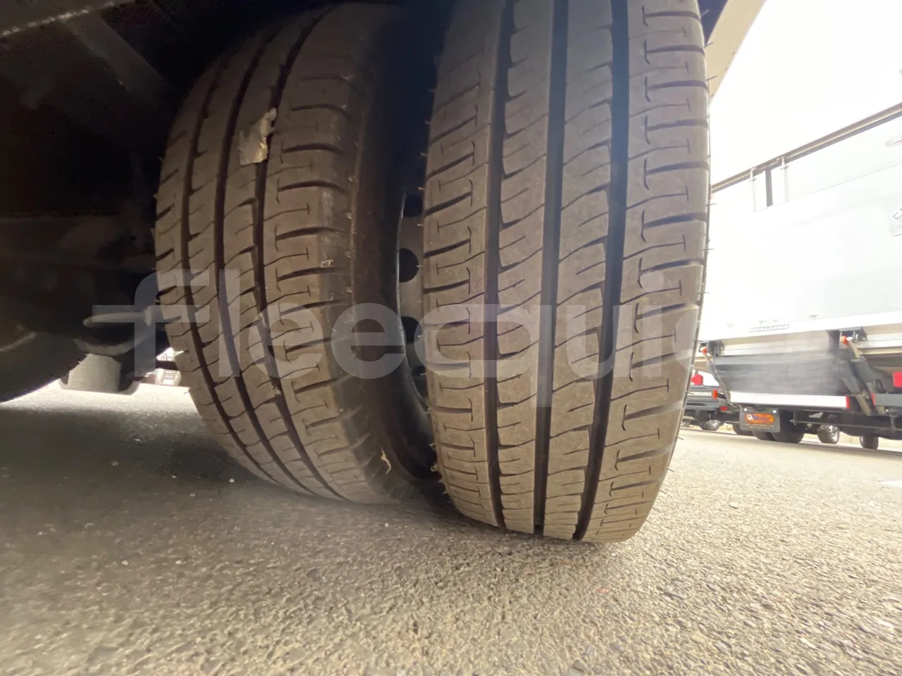 Iveco Indcar WingWGIVMY11 - EUR6 - 152kW - 7.995m - tread condition front tires left