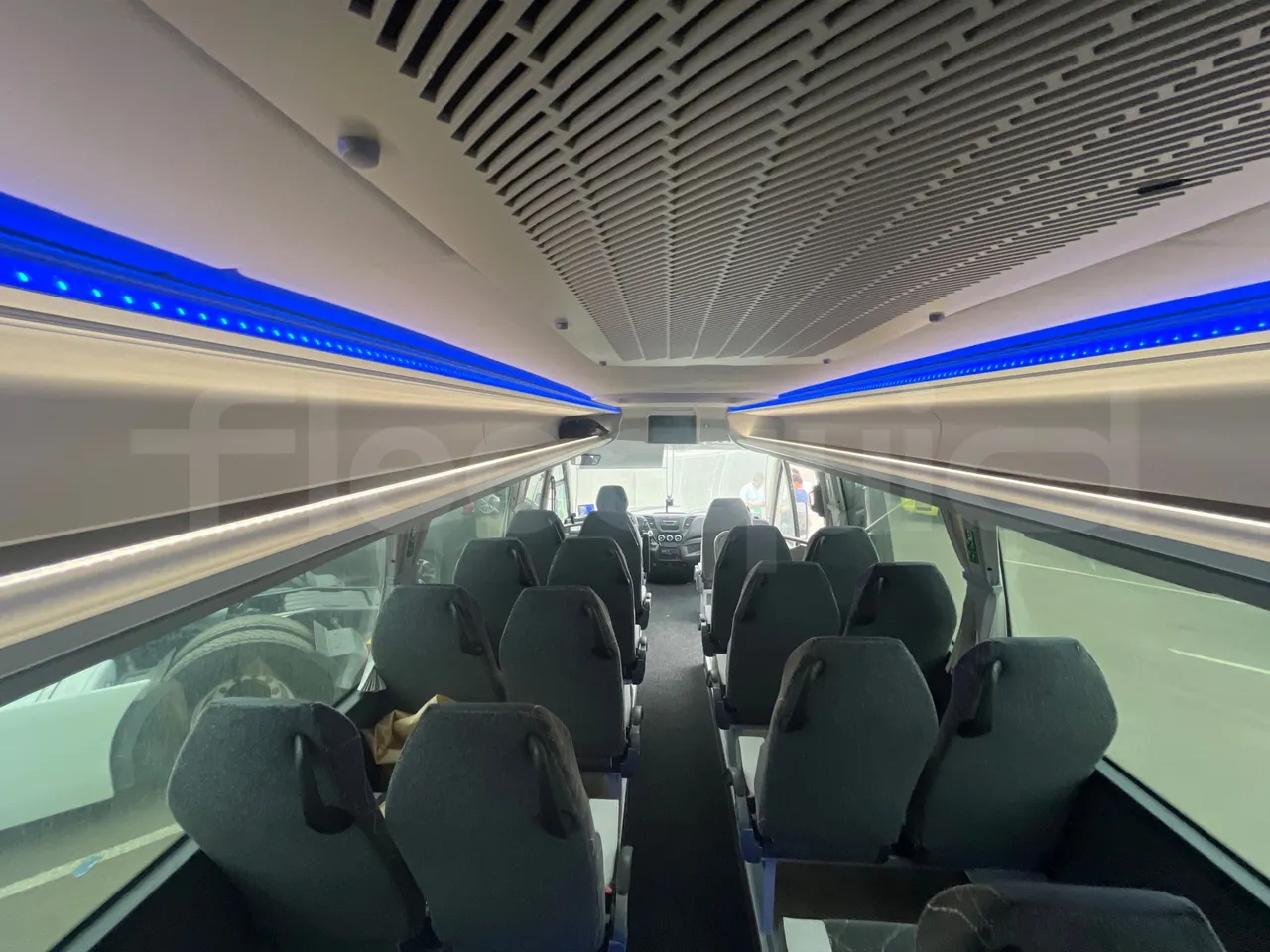 Iveco Indcar WingWGIVMY11 - EUR6 - 152kW - 7.995m - overhead compartments photo