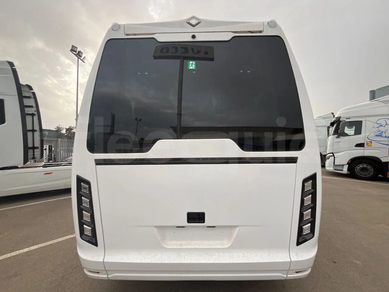 Iveco Indcar WingWGIVMY11 - EUR6 - 152kW - 7.995m - rear hatch closed