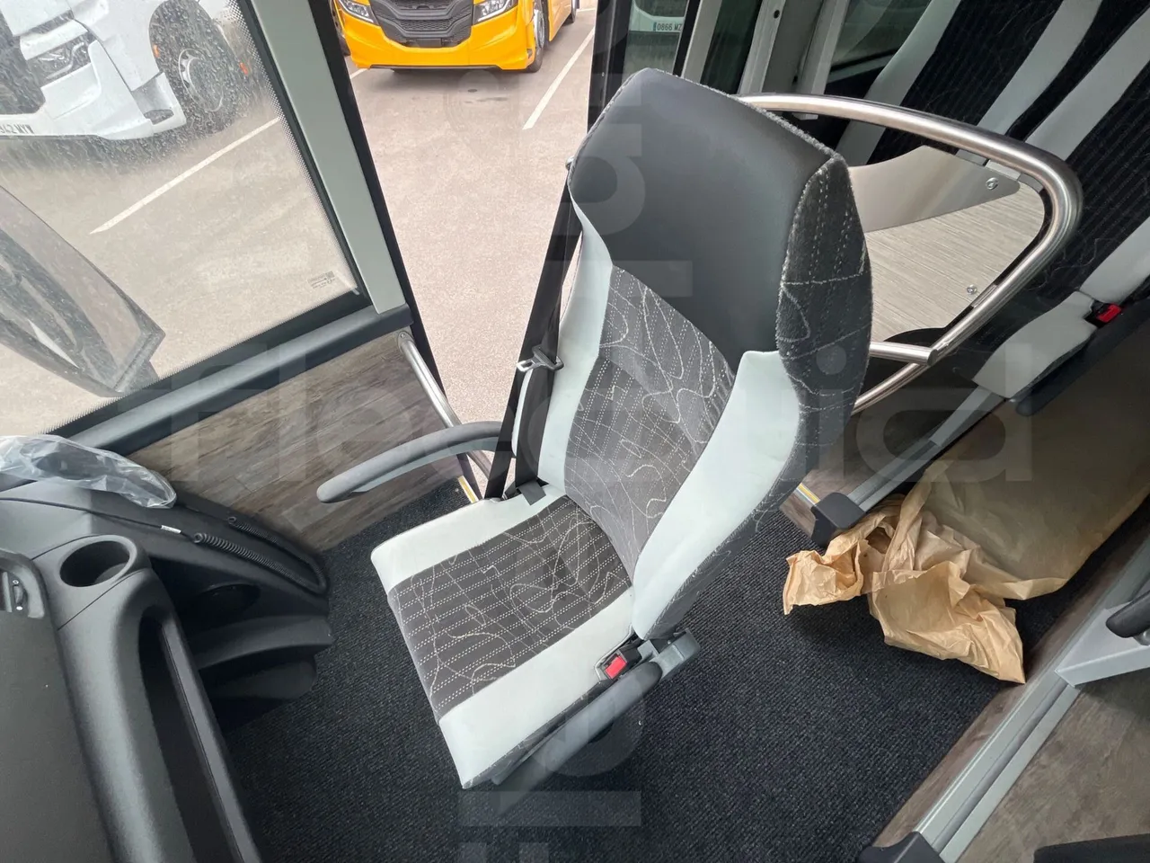 Iveco Indcar WingWGIVMY11 - EUR6 - 152kW - 7.995m - hostess seat photo