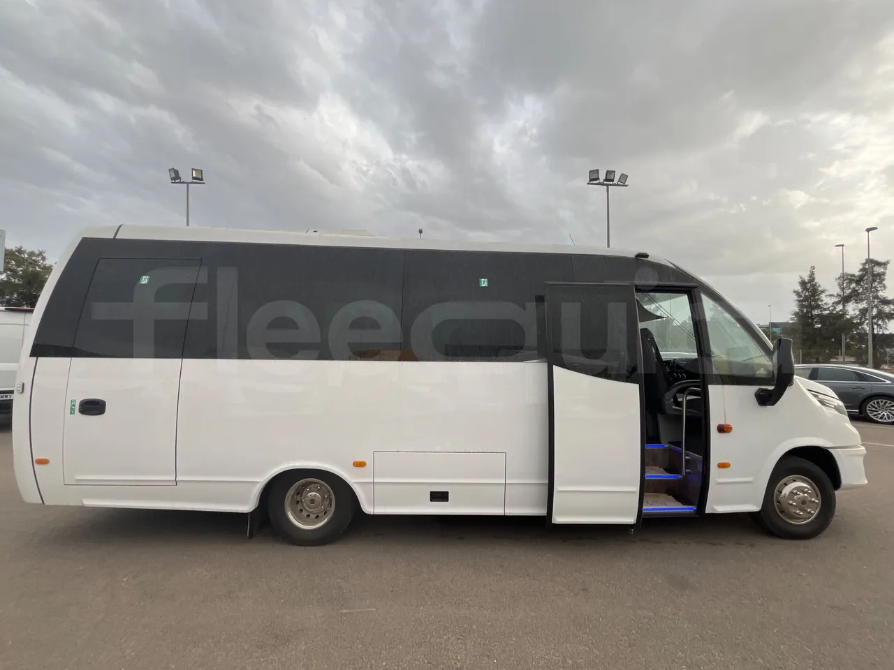Iveco Indcar WingWGIVMY11 - EUR6 - 152kW - 7.995m - right side doors closed