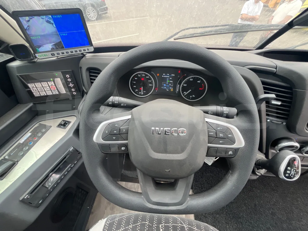 Iveco Indcar WingWGIVMY11 - EUR6 - 152kW - 7.995m - steering wheel photo