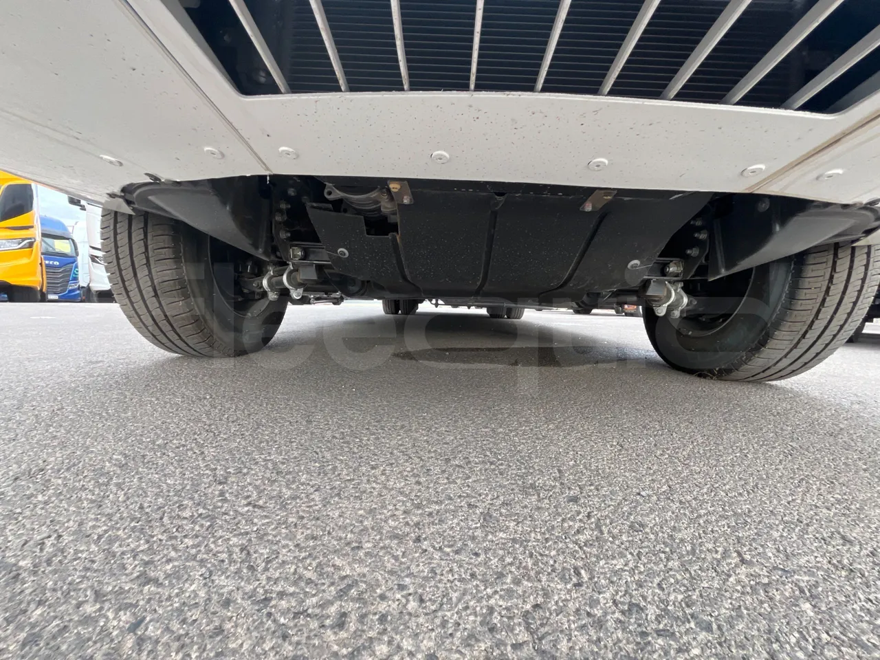 Iveco Indcar WingWGIVMY11 - EUR6 - 152kW - 7.995m - front undercarriage from front