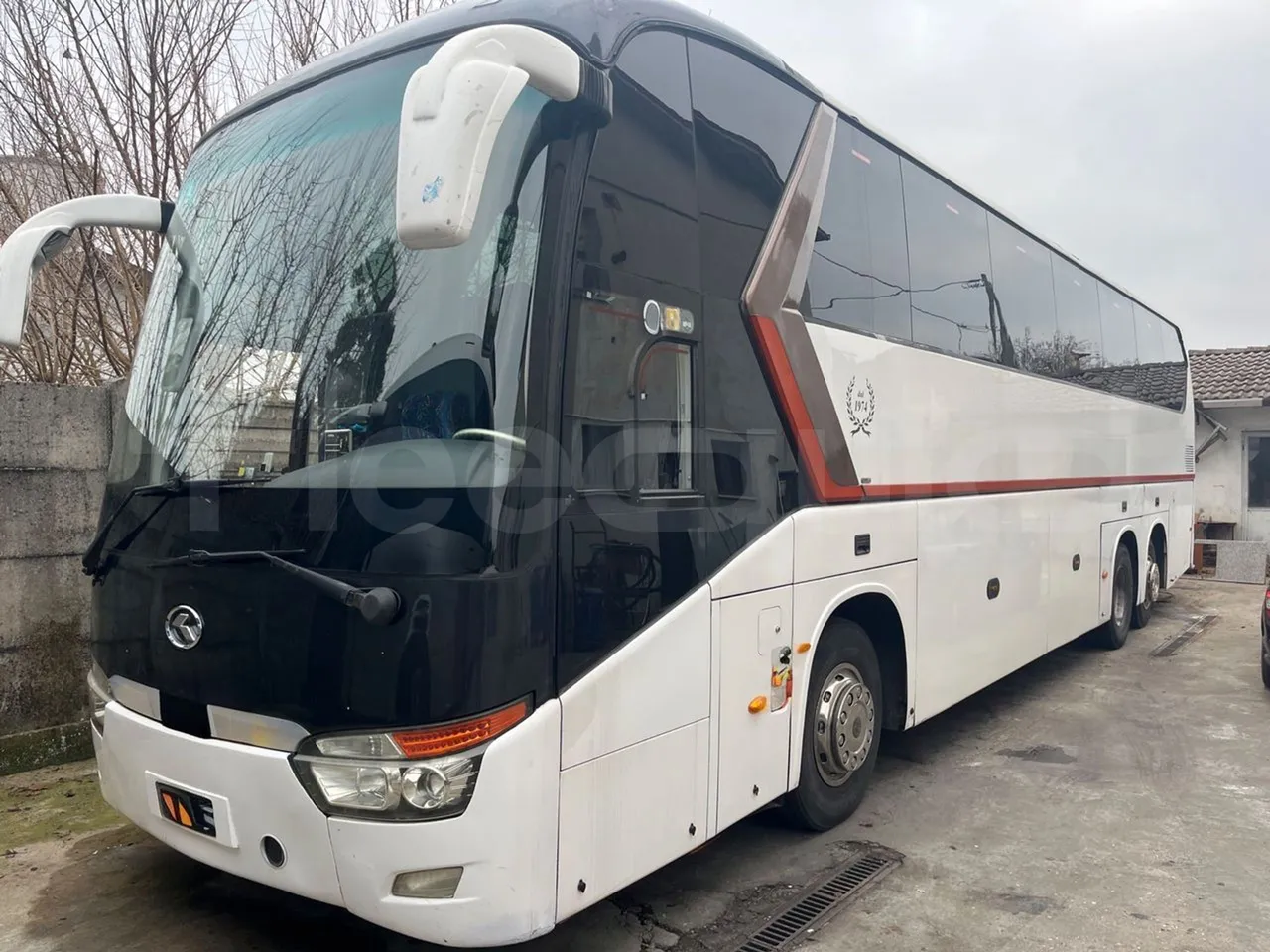 King Long XMQ6130Y 3AL 1AA1A XMQ6130Y 3AL 1AA1A - Euro5 - 287kW - 12.990mt - 3/4 front left