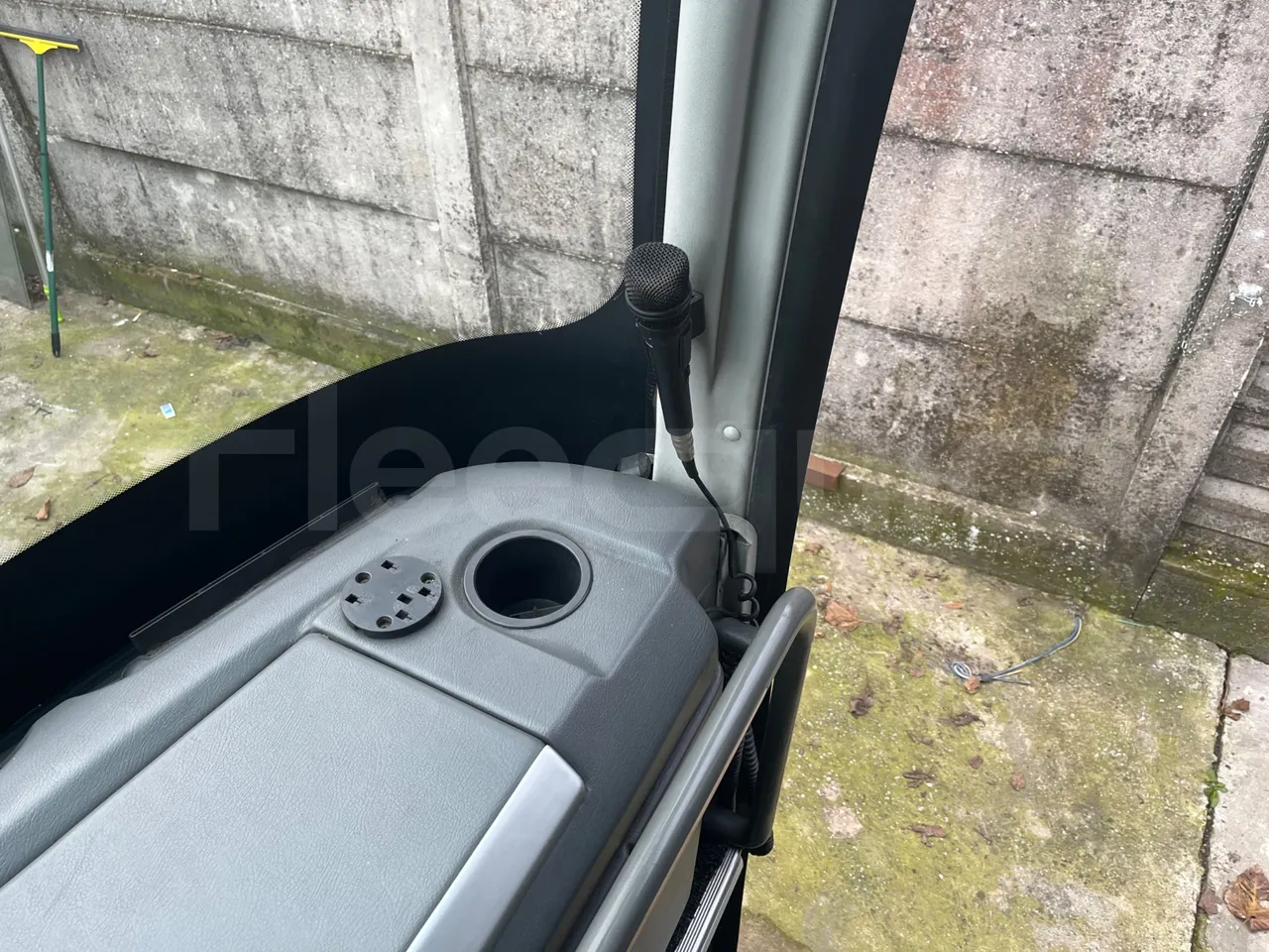 King Long XMQ6130Y 3AL 1AA1A XMQ6130Y 3AL 1AA1A - Euro5 - 287kW - 12.990mt - hostes microphone accessories photo