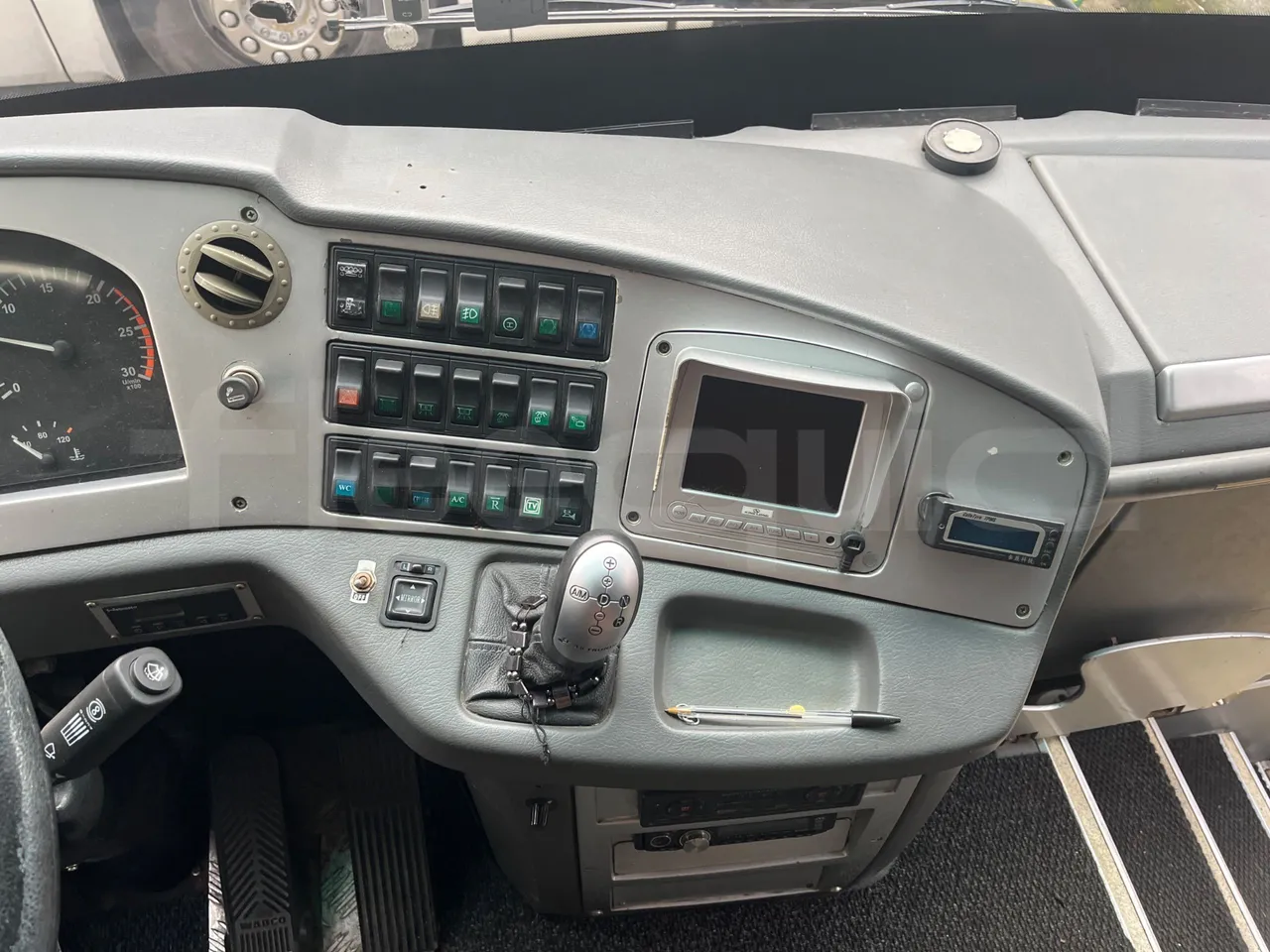 King Long XMQ6130Y 3AL 1AA1A XMQ6130Y 3AL 1AA1A - Euro5 - 287kW - 12.990mt - radio accessories photo