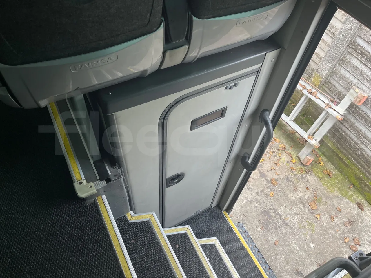 King Long XMQ6130Y 3AL 1AA1A XMQ6130Y 3AL 1AA1A - Euro5 - 287kW - 12.990mt - toilette accessories photo