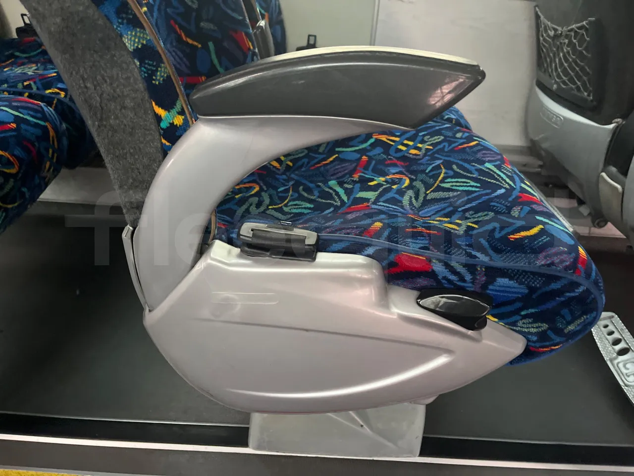 King Long XMQ6130Y 3AL 1AA1A XMQ6130Y 3AL 1AA1A - Euro5 - 287kW - 12.990mt - armrest detail photo