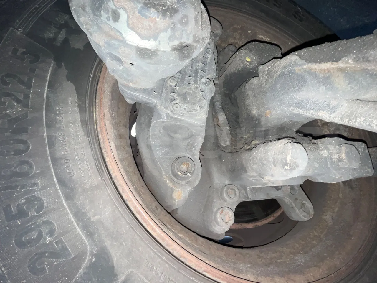 King Long XMQ6130Y 3AL 1AA1A XMQ6130Y 3AL 1AA1A - Euro5 - 287kW - 12.990mt - axel 3 caliper brakes left