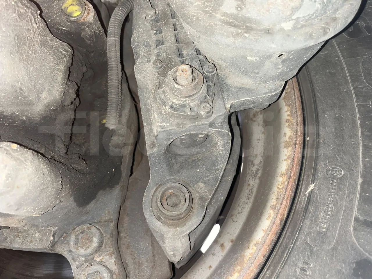 King Long XMQ6130Y 3AL 1AA1A XMQ6130Y 3AL 1AA1A - Euro5 - 287kW - 12.990mt - axel 3 caliper brakes right