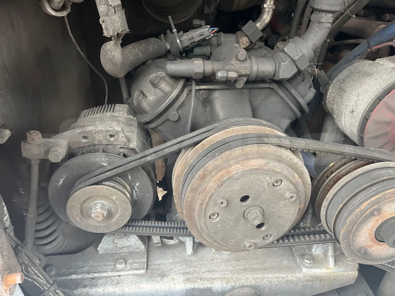 King Long XMQ6130Y 3AL 1AA1A XMQ6130Y 3AL 1AA1A - Euro5 - 287kW - 12.990mt - air conditioning compressor