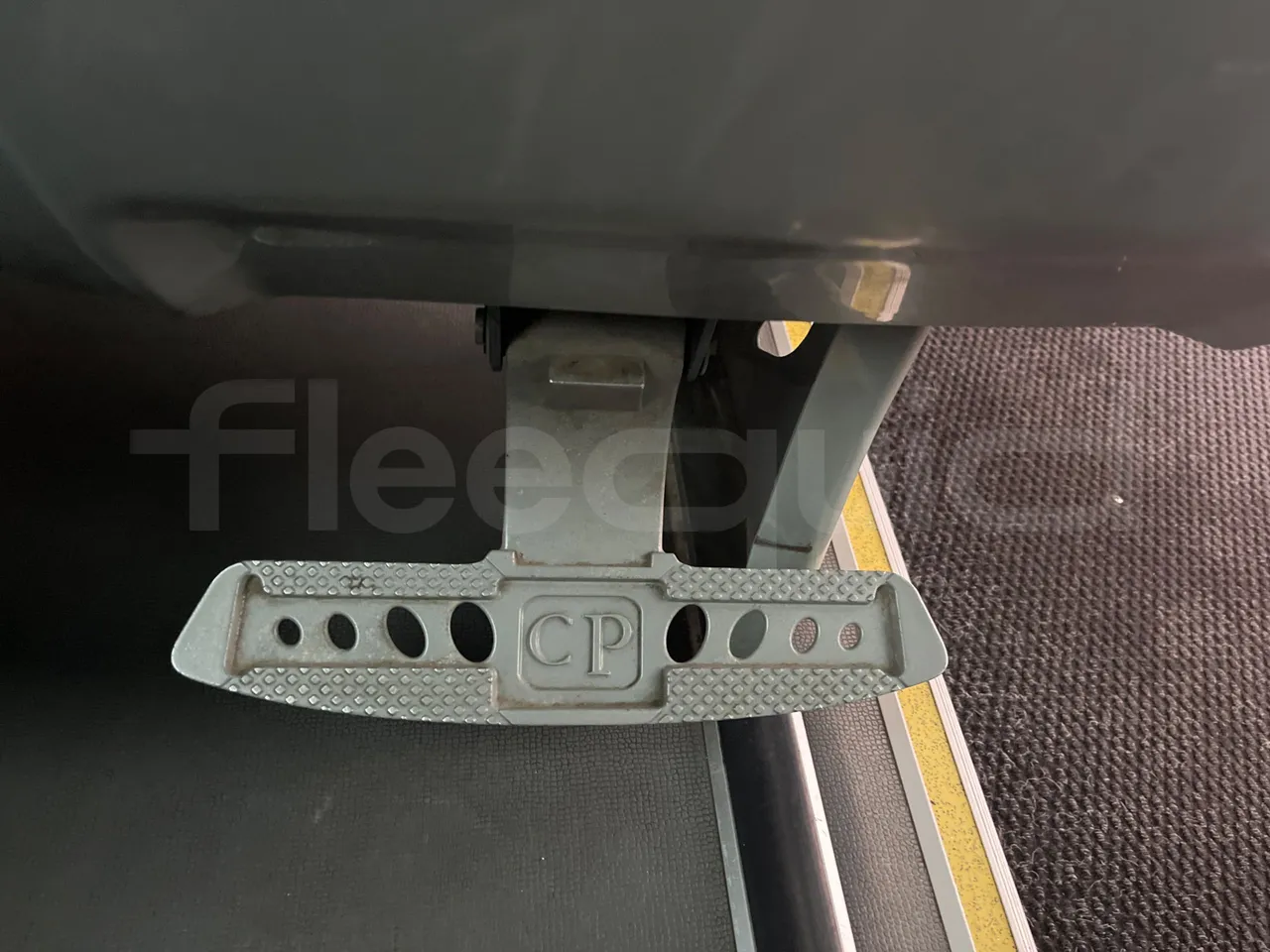 King Long XMQ6130Y 3AL 1AA1A XMQ6130Y 3AL 1AA1A - Euro5 - 287kW - 12.990mt - footrest detail photo