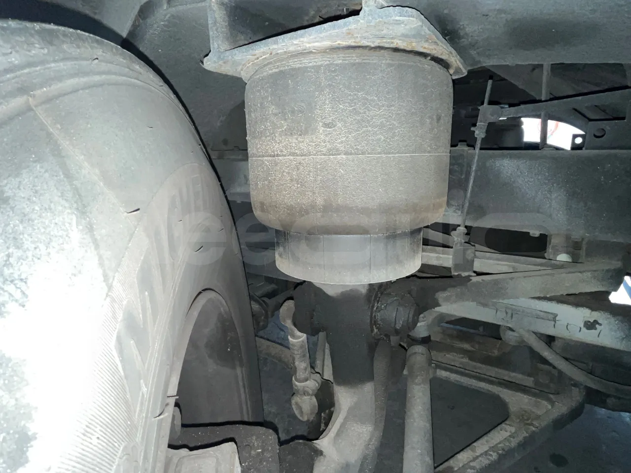 King Long XMQ6130Y 3AL 1AA1A XMQ6130Y 3AL 1AA1A - Euro5 - 287kW - 12.990mt - front shock absorbers right