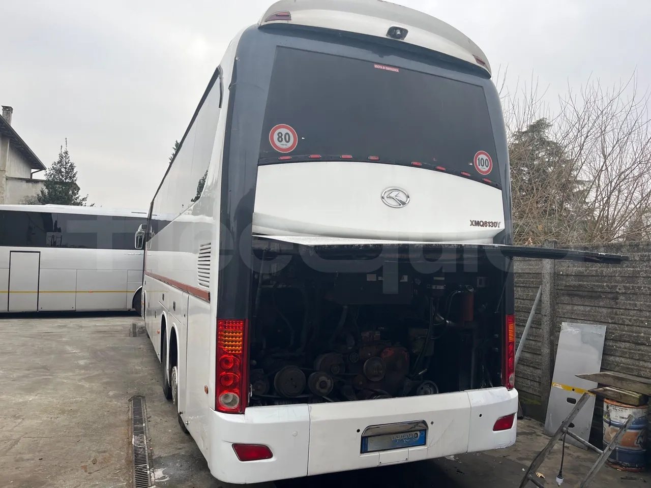 King Long XMQ6130Y 3AL 1AA1A XMQ6130Y 3AL 1AA1A - Euro5 - 287kW - 12.990mt - rear hatch open