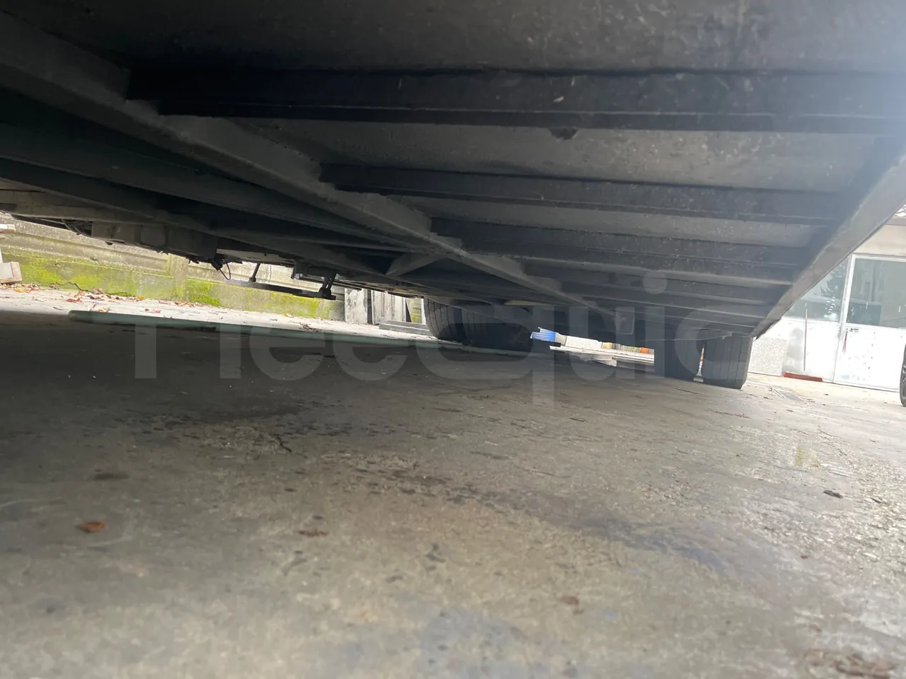 King Long XMQ6130Y 3AL 1AA1A XMQ6130Y 3AL 1AA1A - Euro5 - 287kW - 12.990mt - central undercarriage photo