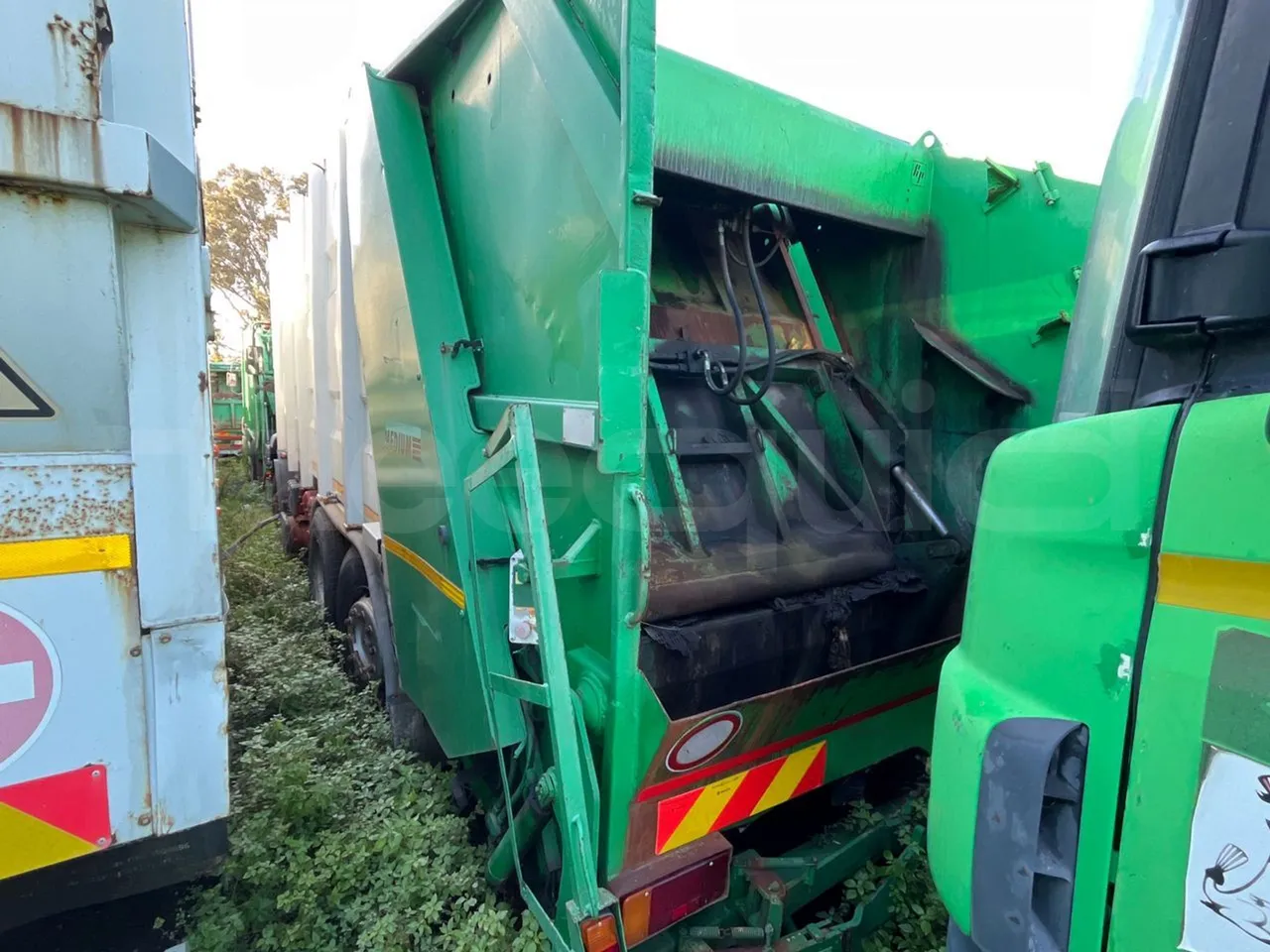 Iveco Magirus 260E27 75 - Euro2 - 200kW - 9.160mt - 3/4 left rear side