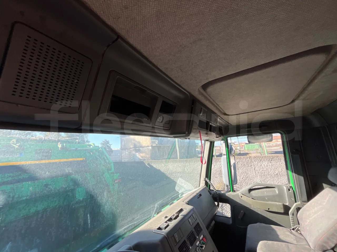 Iveco Magirus 260E27 75 - Euro2 - 200kW - 9.160mt - reverse view middle aisle