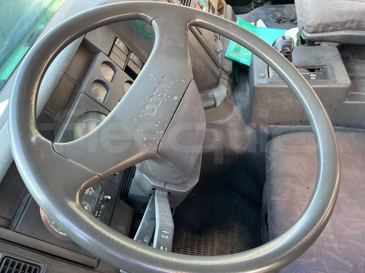 Iveco Magirus 260E27 75 - Euro2 - 200kW - 9.160mt - steering wheel photo