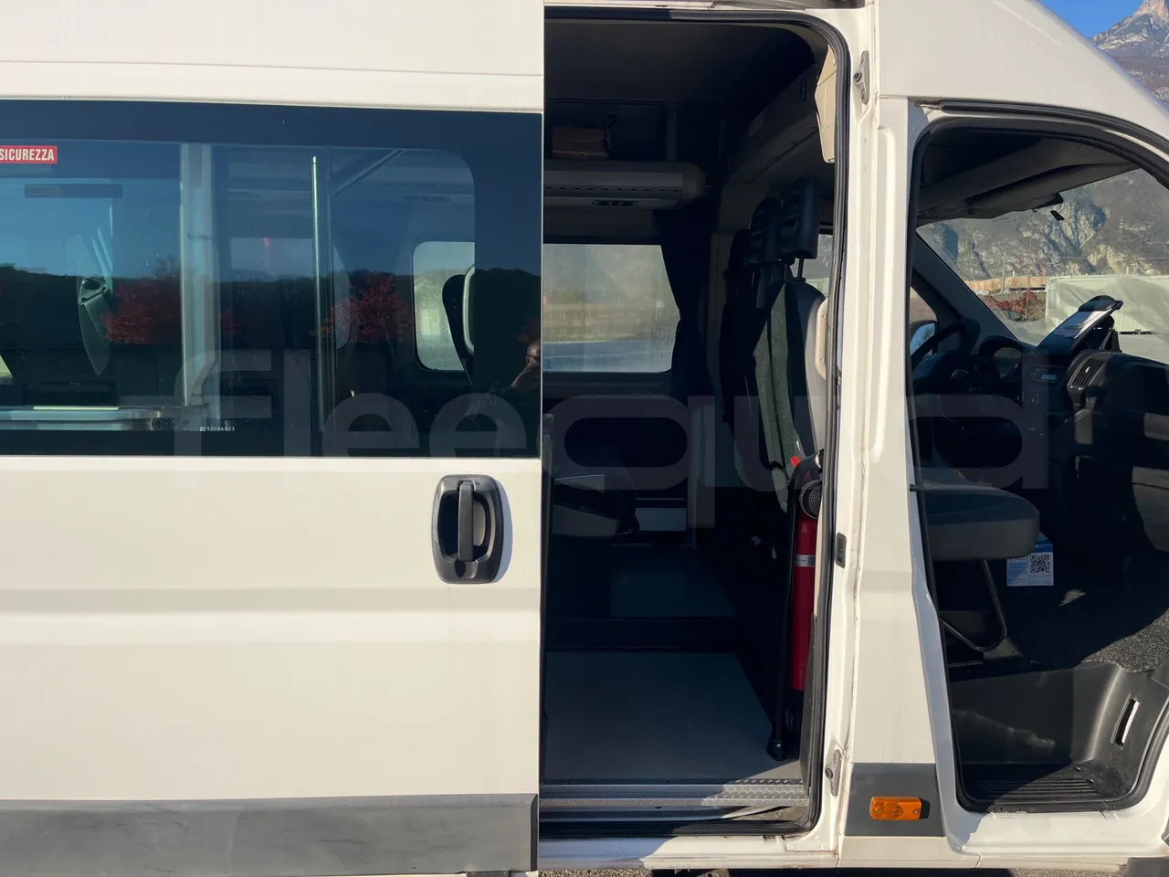 Citroën Jumper Y - EUR5 - 115kW - 6.363m - front door 2 open