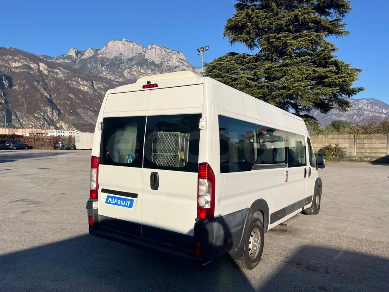 Citroën Jumper Y - EUR5 - 115kW - 6.363m - 3/4 right rear doors closed