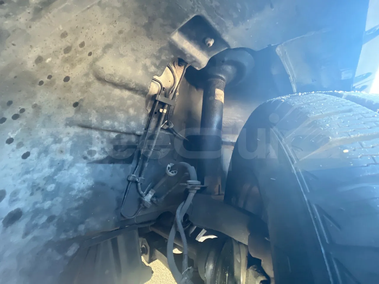 Citroën Jumper Y - EUR5 - 115kW - 6.363m - front shock absorbers left