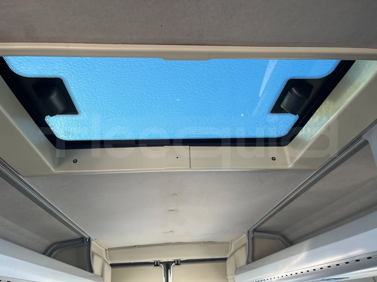 Citroën Jumper Y - EUR5 - 115kW - 6.363m - roof hatch 1