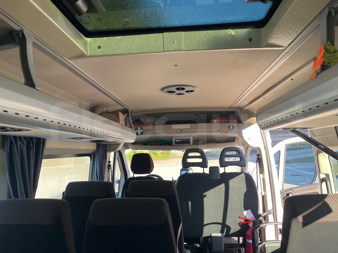 Citroën Jumper Y - EUR5 - 115kW - 6.363m - overhead compartments photo