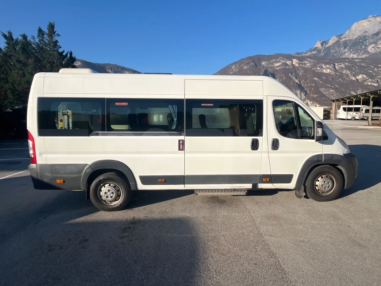 Citroën Jumper Y - EUR5 - 115kW - 6.363m - right side doors closed