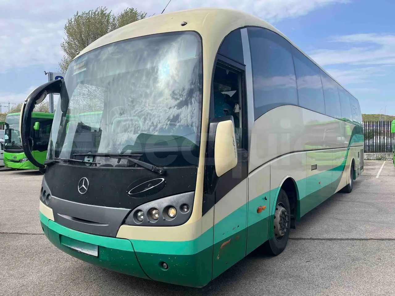 Mercedes-Benz Sunsundegui - 3/4 front left