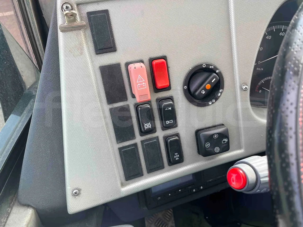Mercedes-Benz Sunsundegui - onboard devices 2